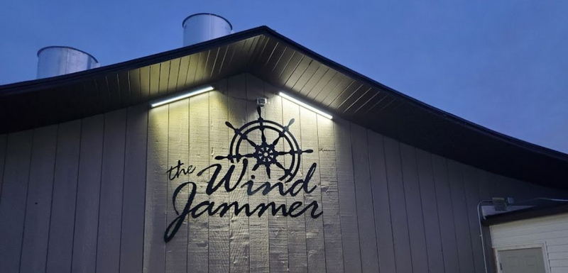 The Windjammer Bar and Grill (The Surfsider) - Web Listing (newer photo)